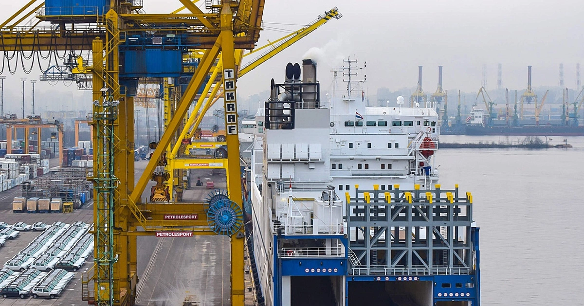 «ПетролесПорт»